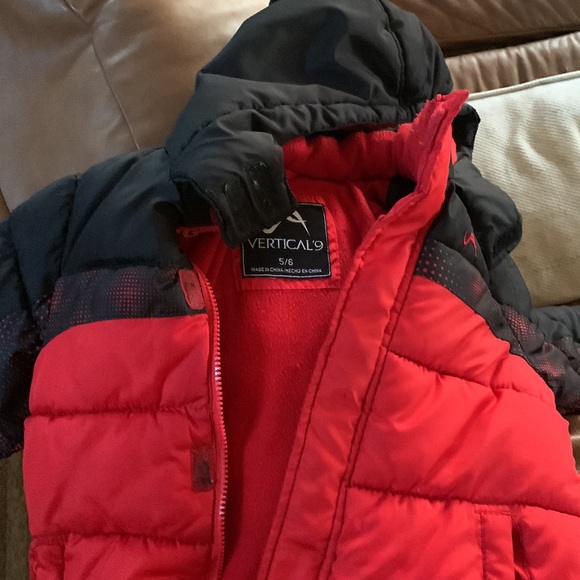 Vertical 9 boys size 5 6 red puffy winter jacket coat - Picture 2 of 8